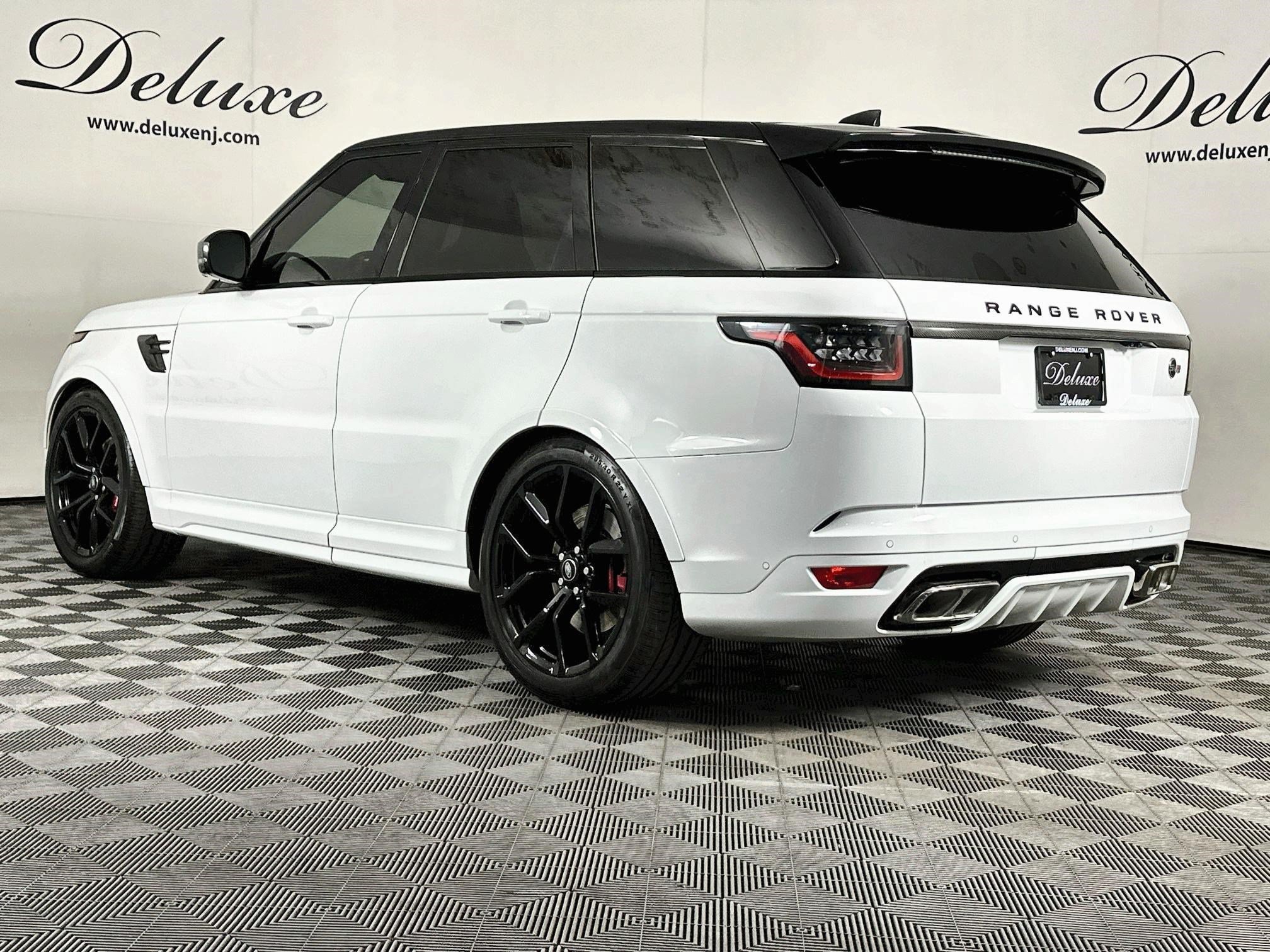 Used 2022 Land Rover Range Rover Sport SVR Carbon Edition AWD/4WD image 4