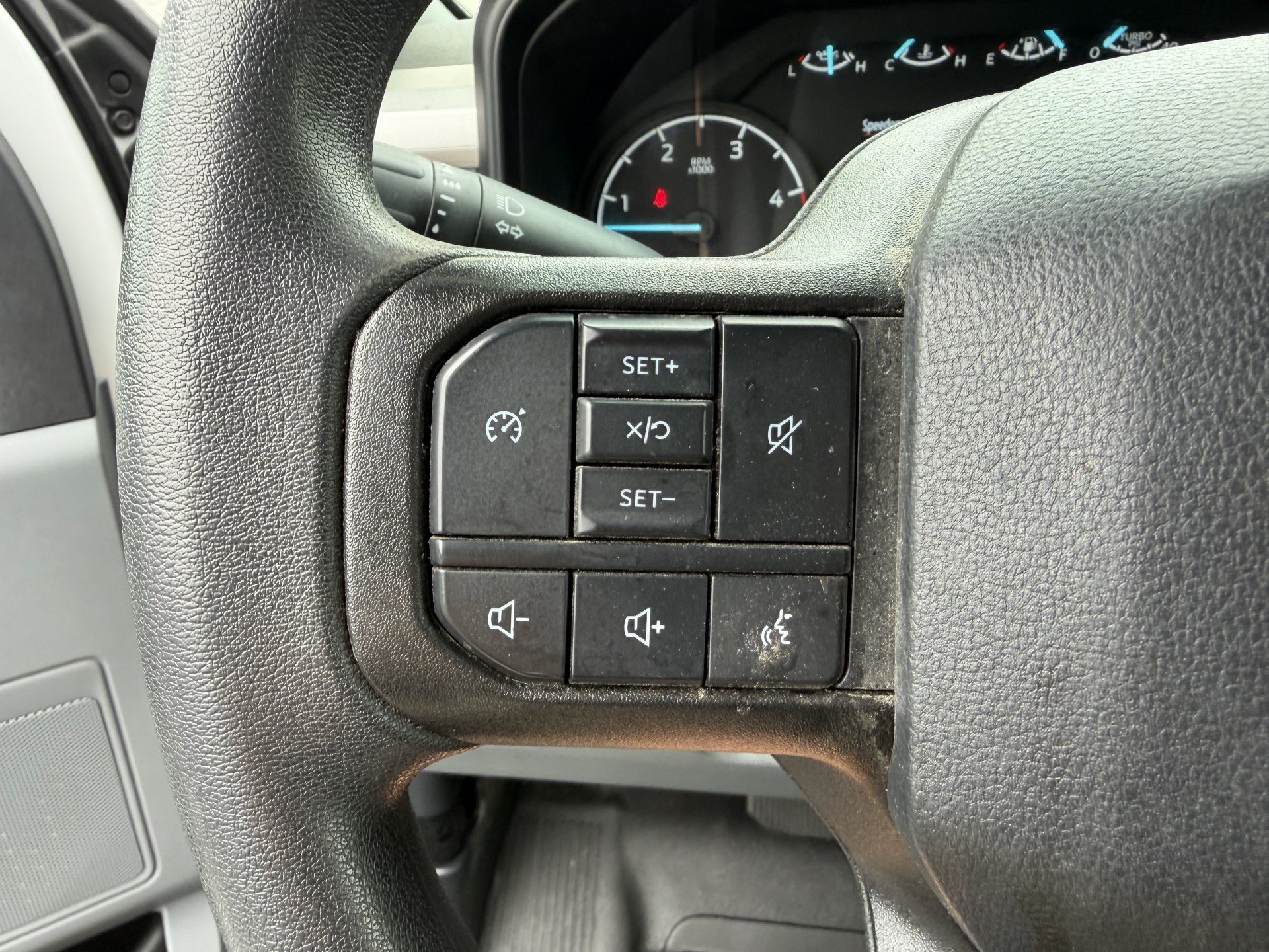 Used 2025 Ford F250 XLT w/ FX4 Off-Road Package AWD/4WD image 10