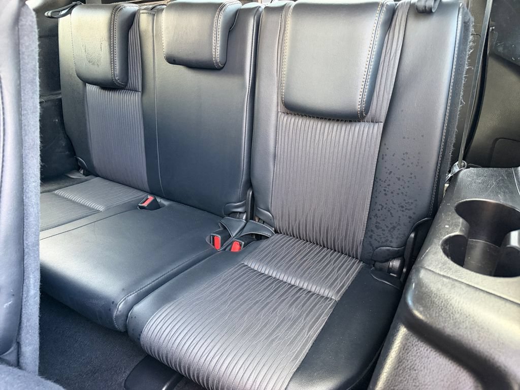 Used 2017 Toyota Highlander Plus FWD image 10