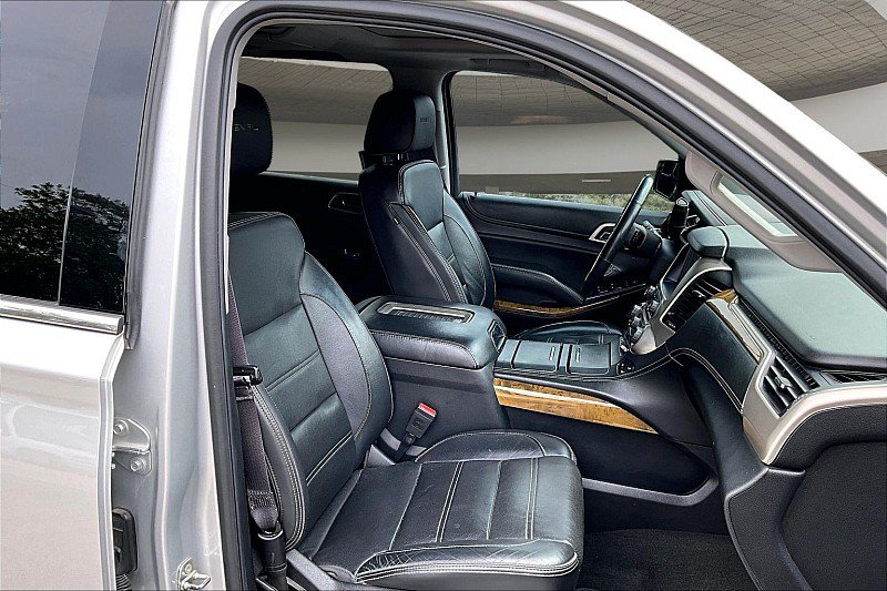 Used 2017 GMC Yukon XL Denali w/ Open Road Package RWD image 6