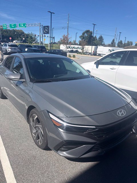 Used 2024 Hyundai Elantra Limited FWD image 15