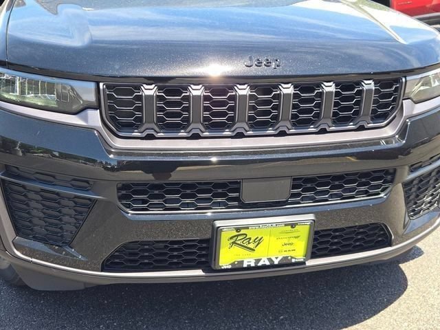New 2026 Jeep Grand Cherokee Altitude AWD/4WD image 7
