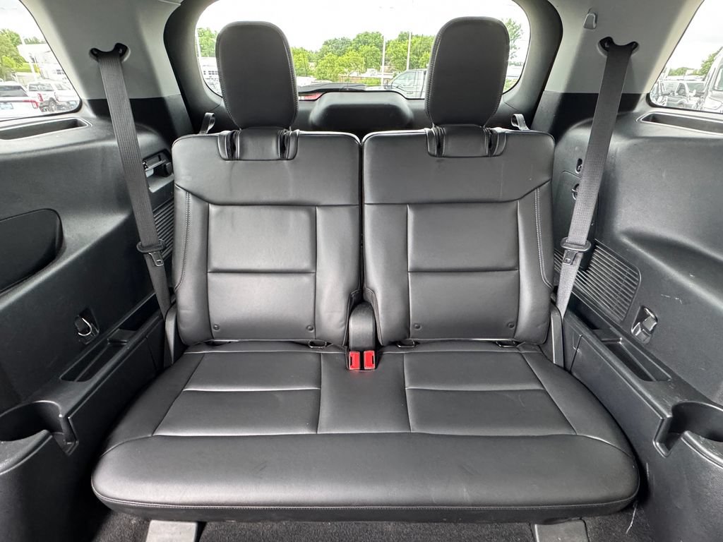 Used 2022 Ford Explorer XLT w/ Equipment Group 202A AWD/4WD image 28