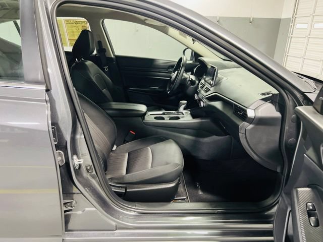 Used 2025 Nissan Altima 2.5 S FWD image 33