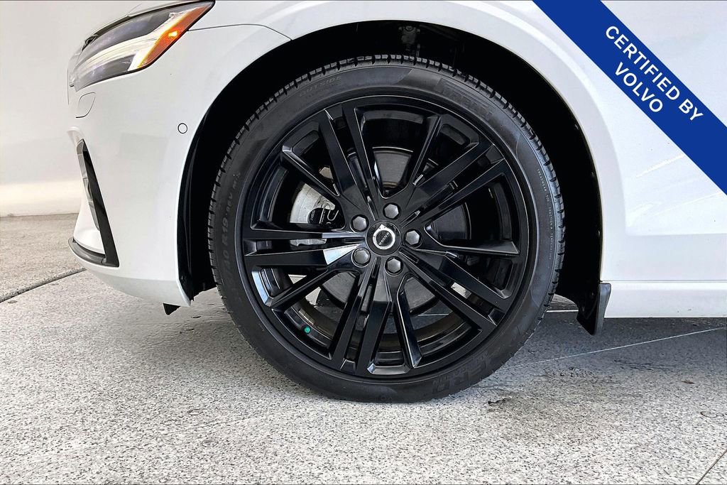 Certified 2023 Volvo S60 B5 Plus w/ Climate Package image 12