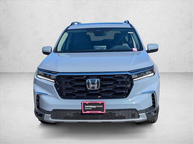 New 2025 Honda Pilot Touring image 5