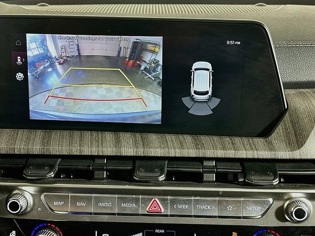 Used 2024 Kia Telluride EX w/ EX Captain's Chair Package AWD/4WD image 17