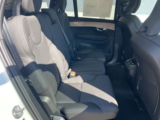New 2026 Volvo XC90 B5 Core w/ Protection Package Premier AWD/4WD image 17