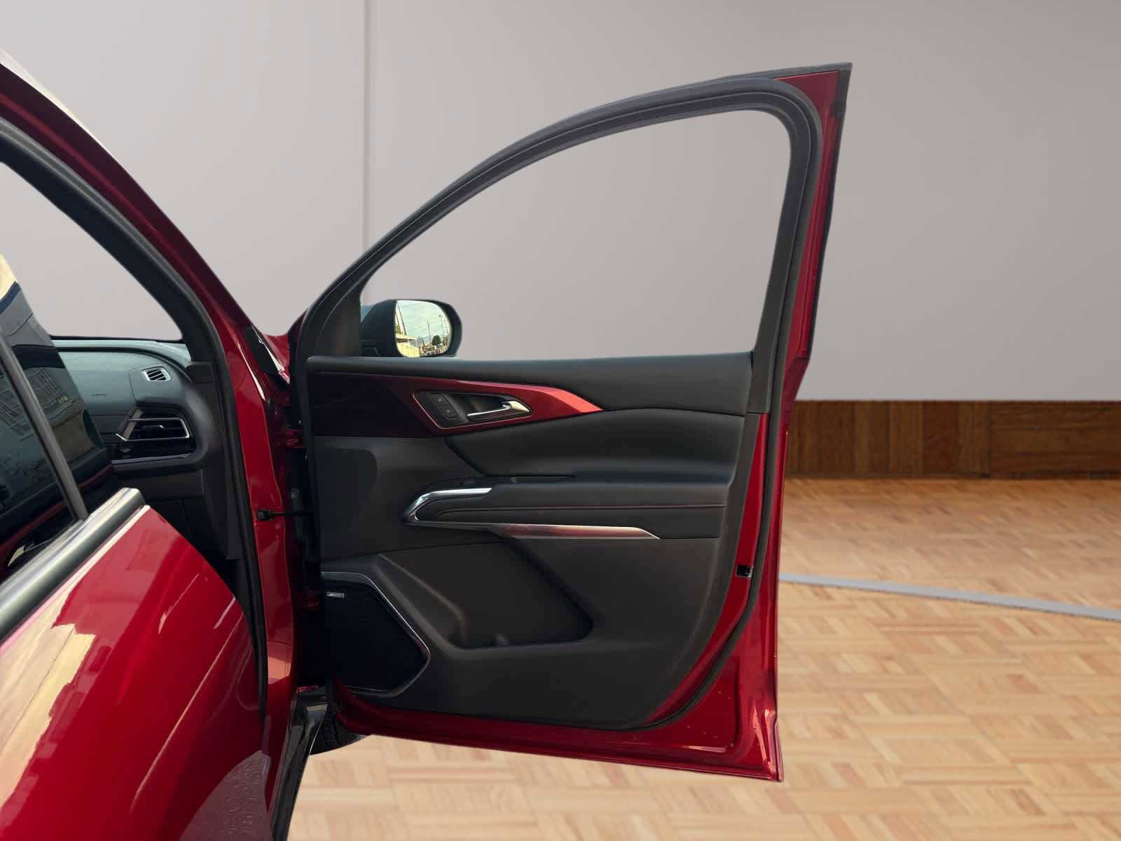 Used 2024 Chevrolet Traverse RS image 16