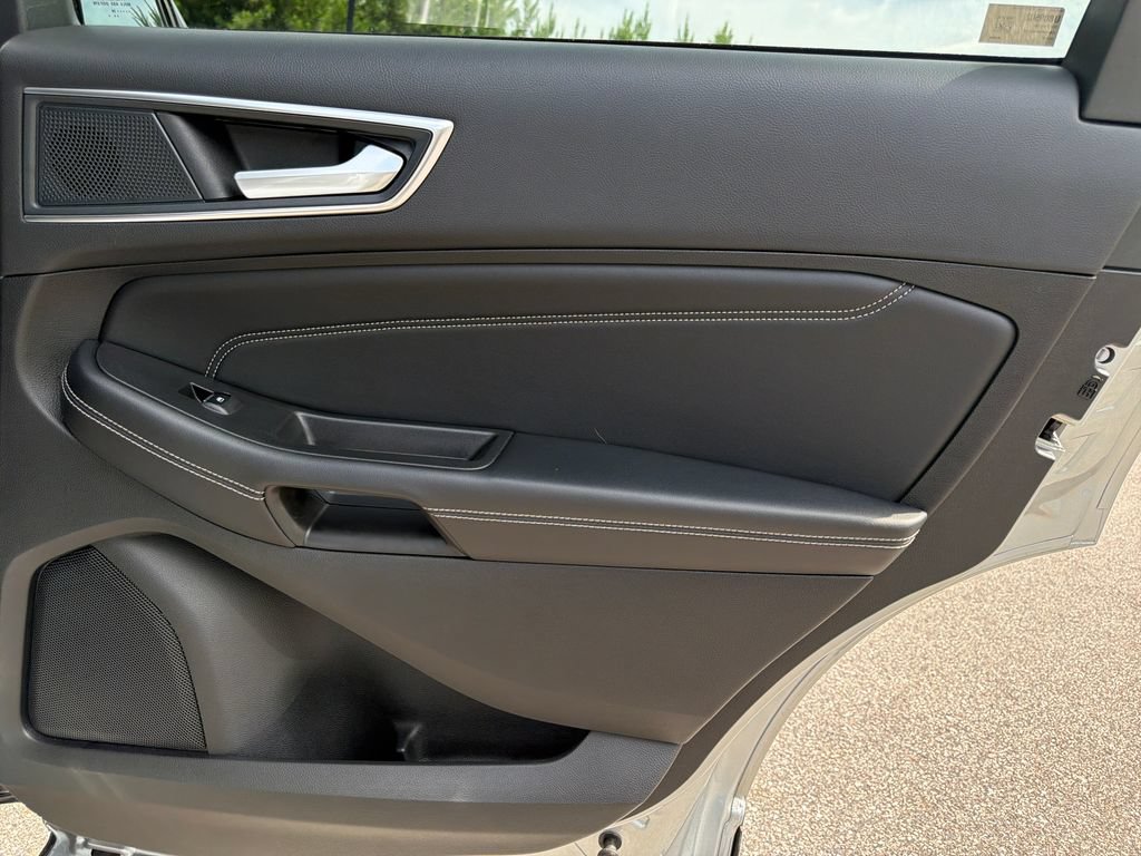 Used 2024 Ford Edge Titanium AWD/4WD image 48