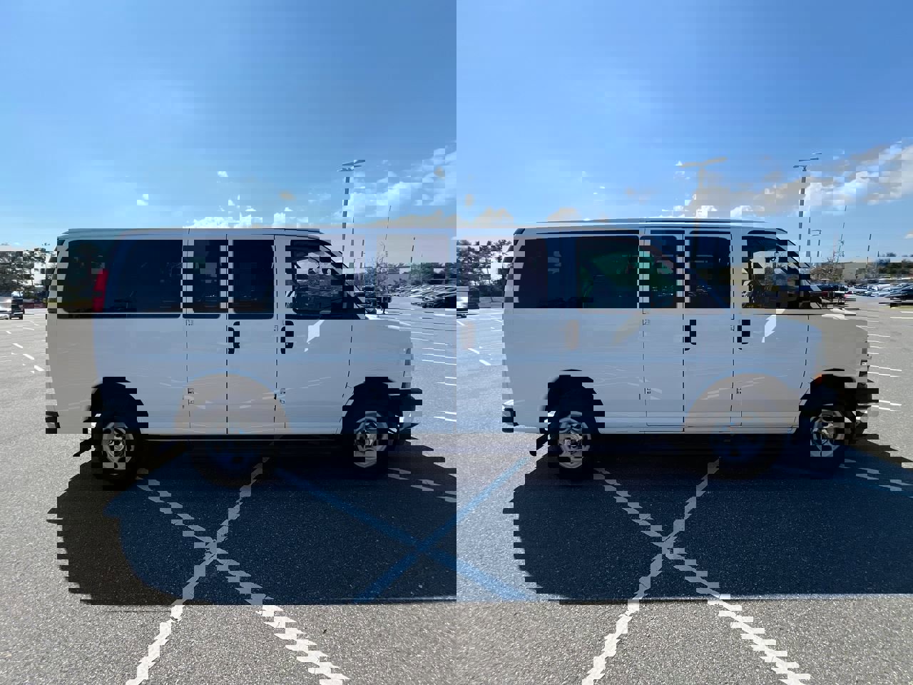 Used 2018 Chevrolet Express 3500 LT w/ LT Preferred Equipment Group image 2