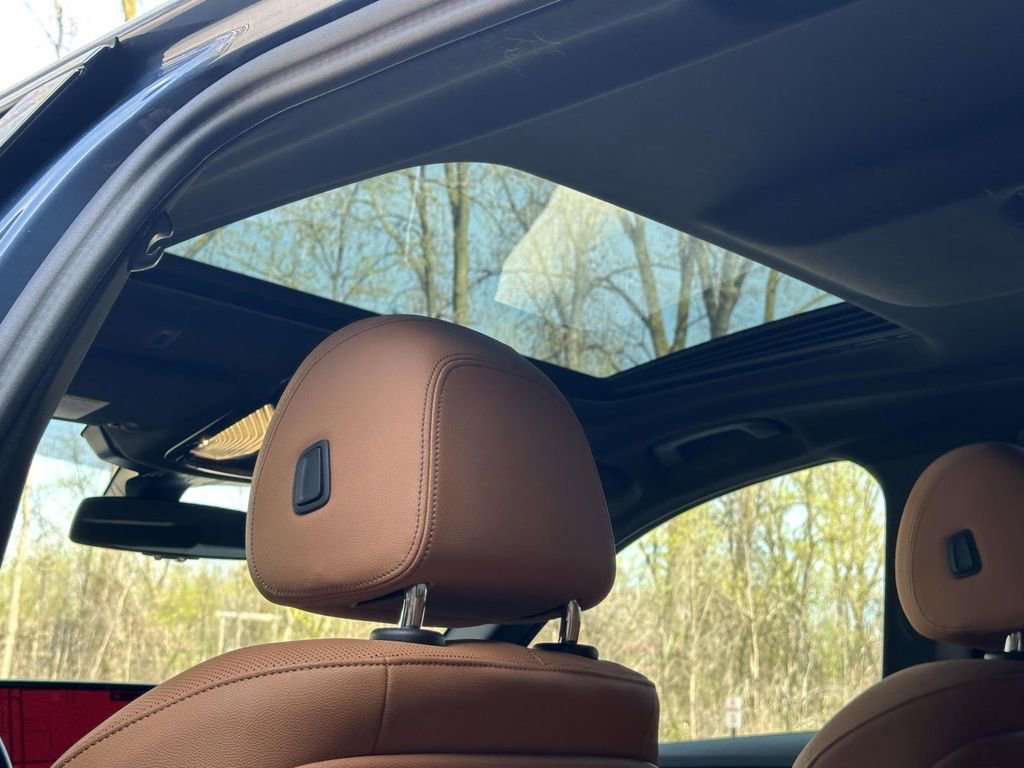 Used 2023 BMW 540i xDrive w/ M Sport Package AWD/4WD image 17