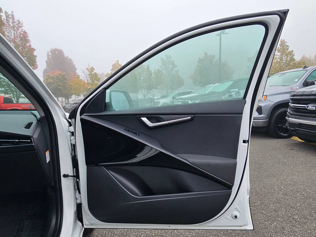 Certified 2023 Kia Niro Wind w/ Wind Preserve Package FWD image 31
