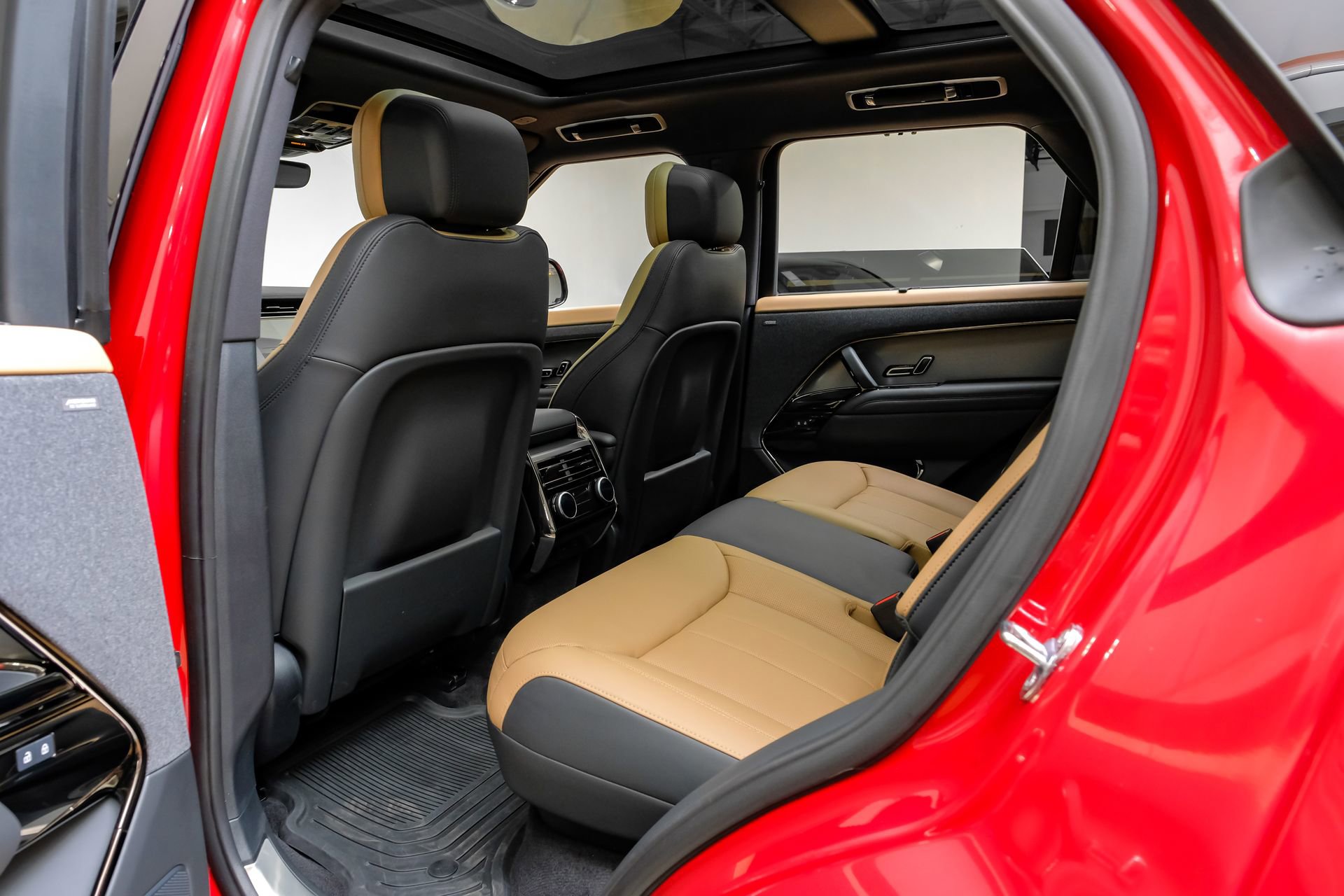 Used 2024 Land Rover Range Rover Sport Dynamic SE image 41