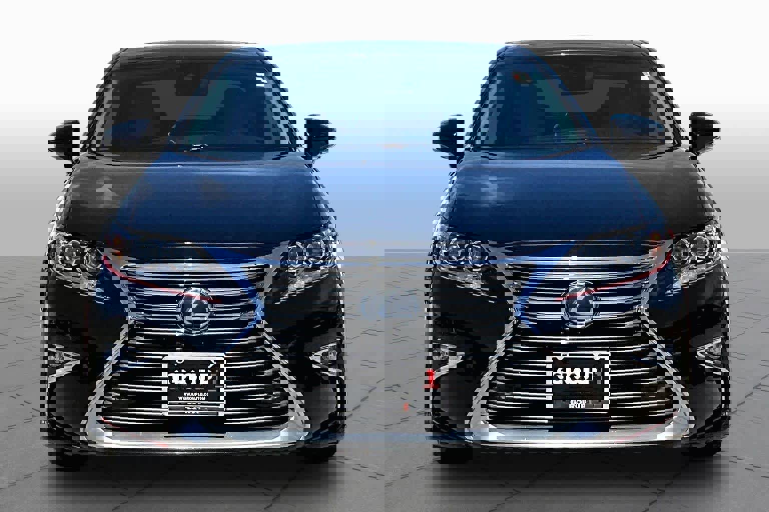 Used 2018 Lexus ES 350 w/ Luxury Package w/Wood Trim FWD image 4