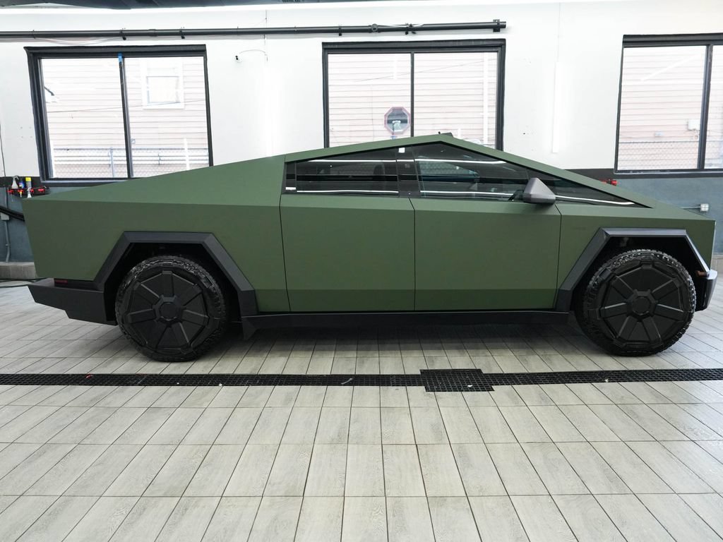 Used 2024 Tesla Cybertruck Cyberbeast AWD/4WD image 5