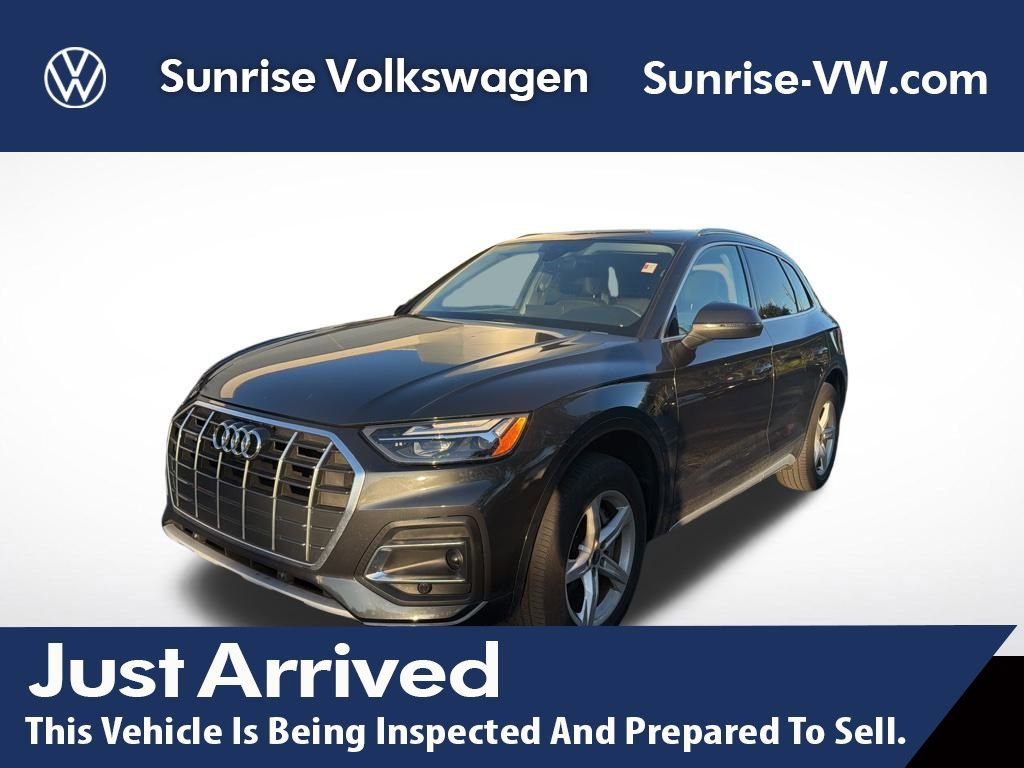 Used 2023 Audi Q5 2.0T Premium w/ Convenience Package image 1