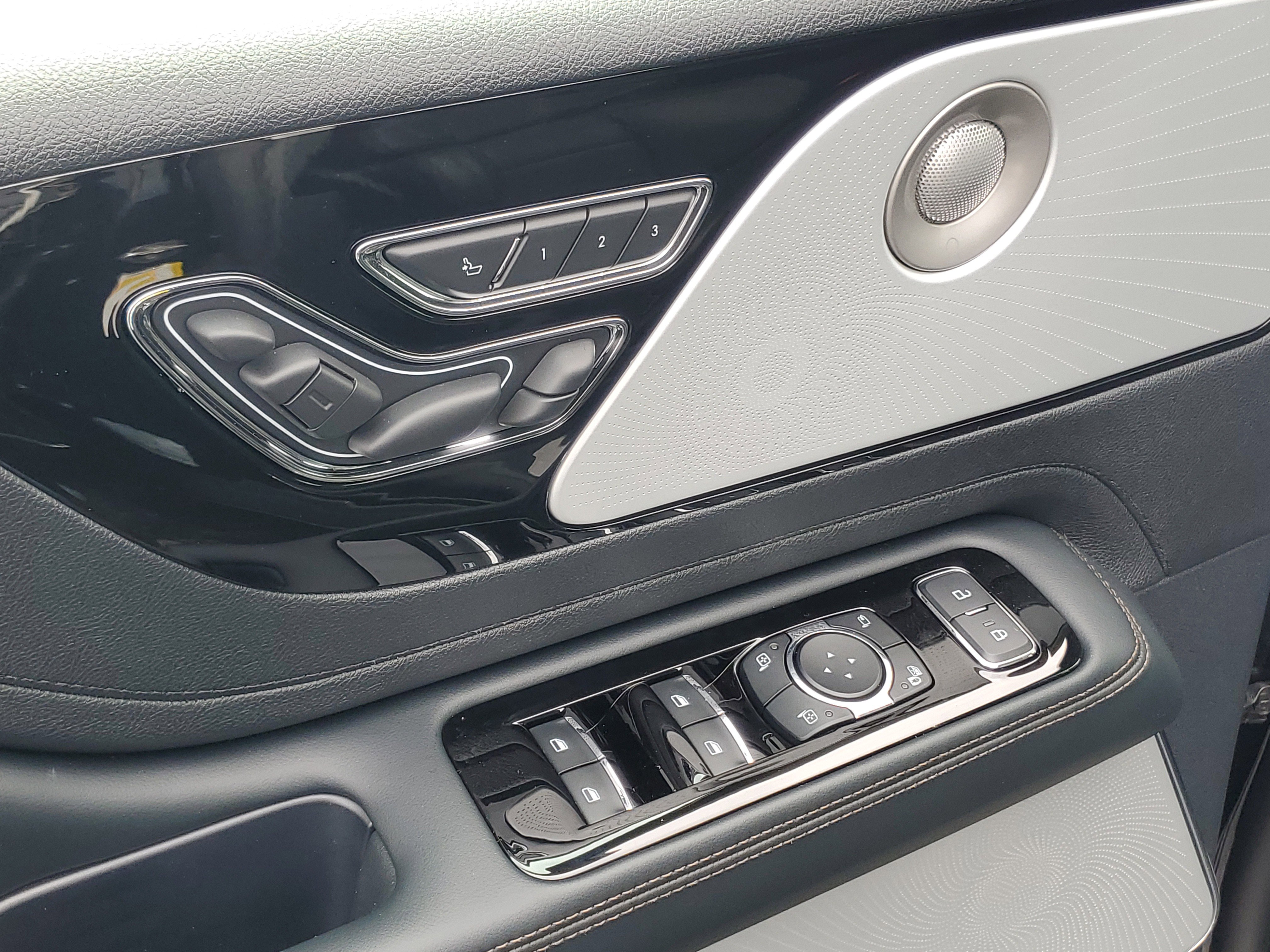 New 2026 Lincoln Aviator Reserve image 9