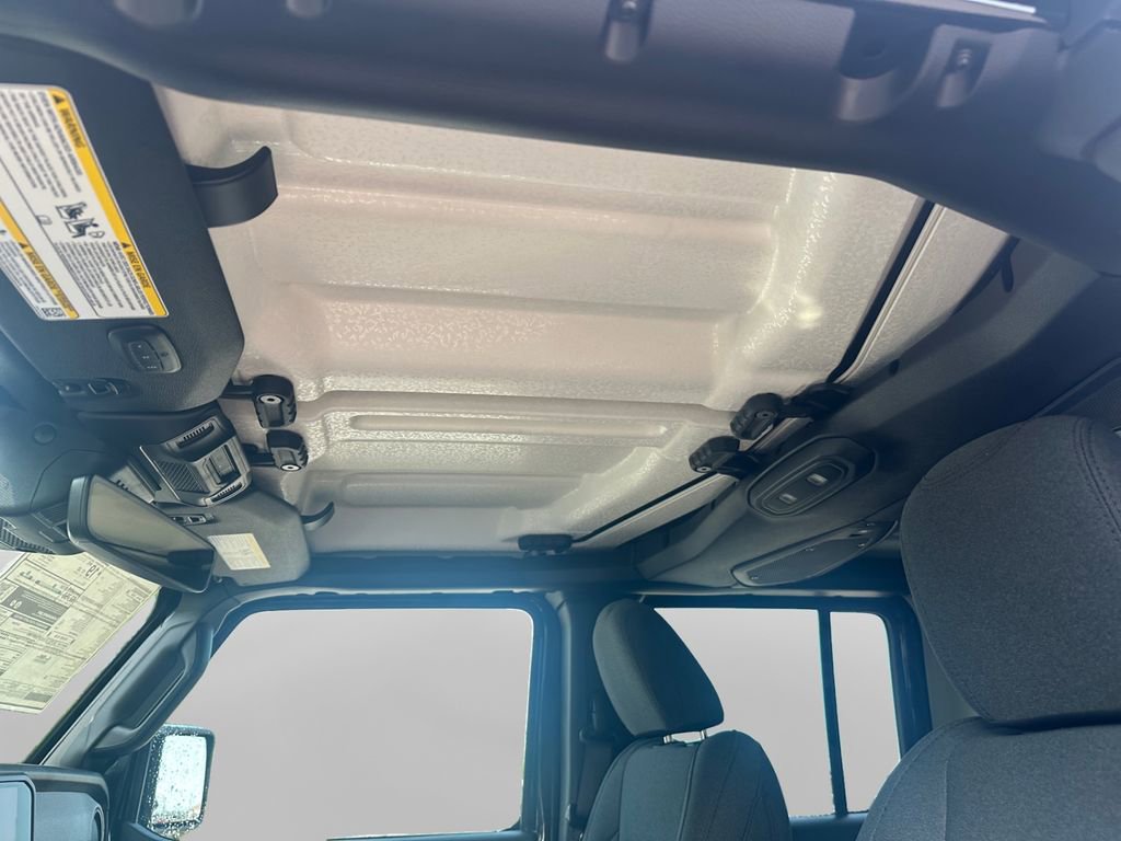 New 2025 Jeep Gladiator Sport image 22