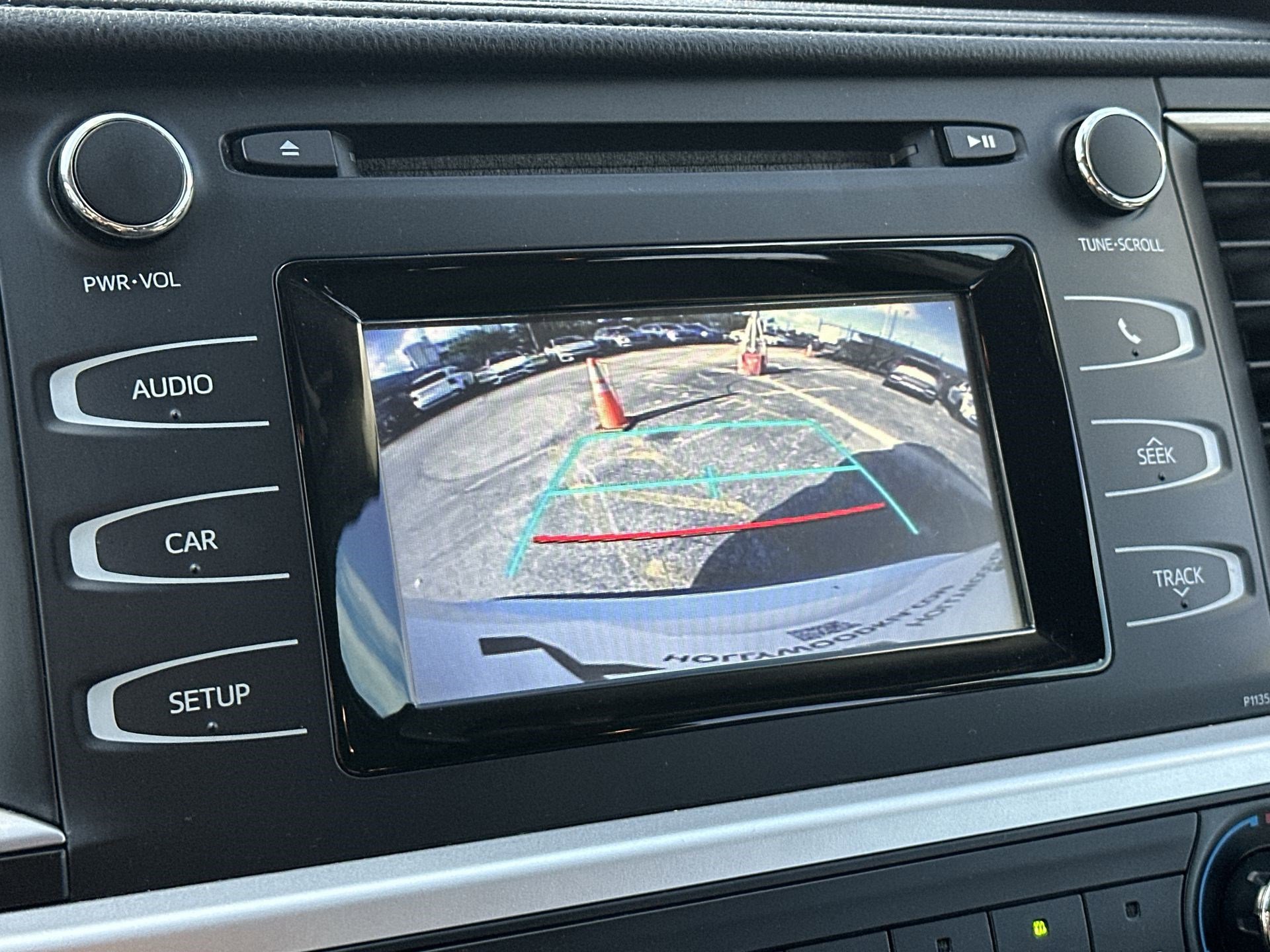 Used 2018 Toyota Highlander LE image 22