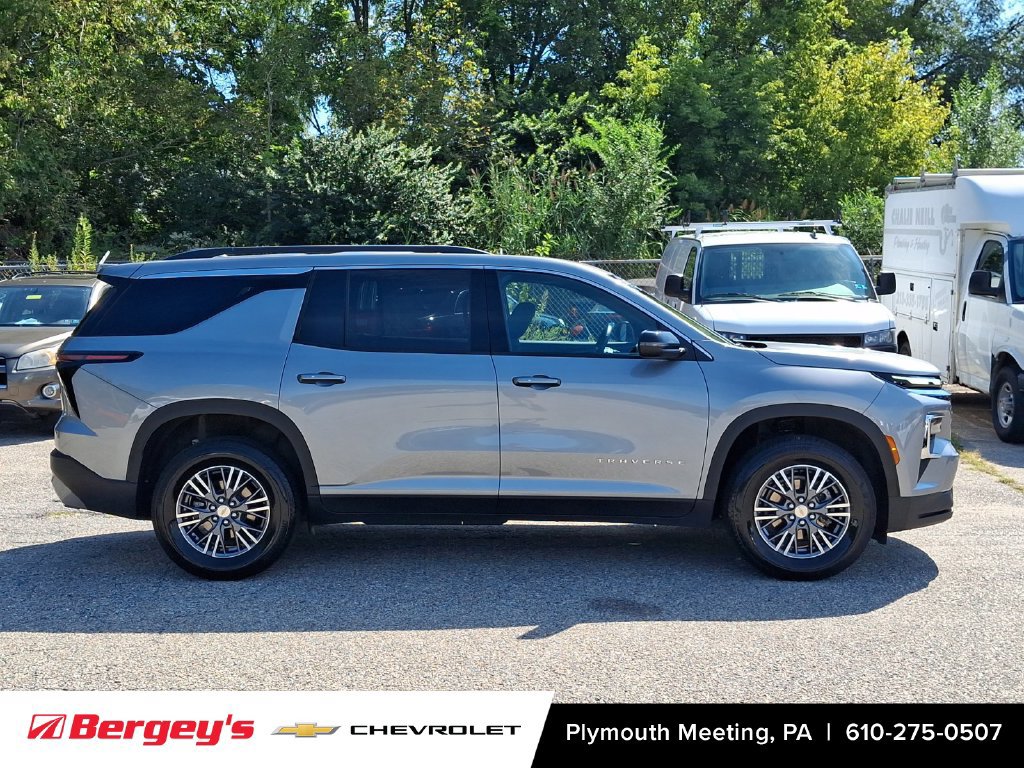 Certified 2026 Chevrolet Traverse LT AWD/4WD image 9