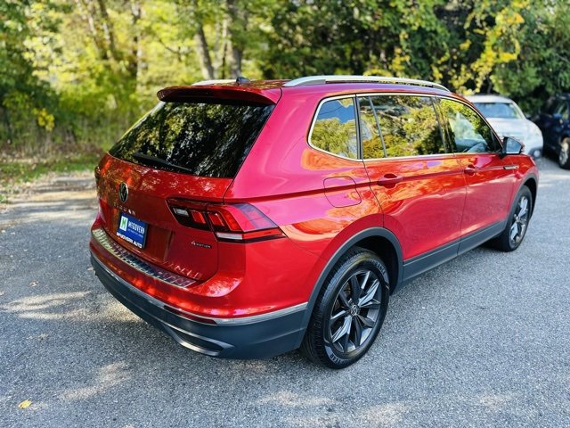 Used 2022 Volkswagen Tiguan SE w/ Panoramic Sunroof Package image 6