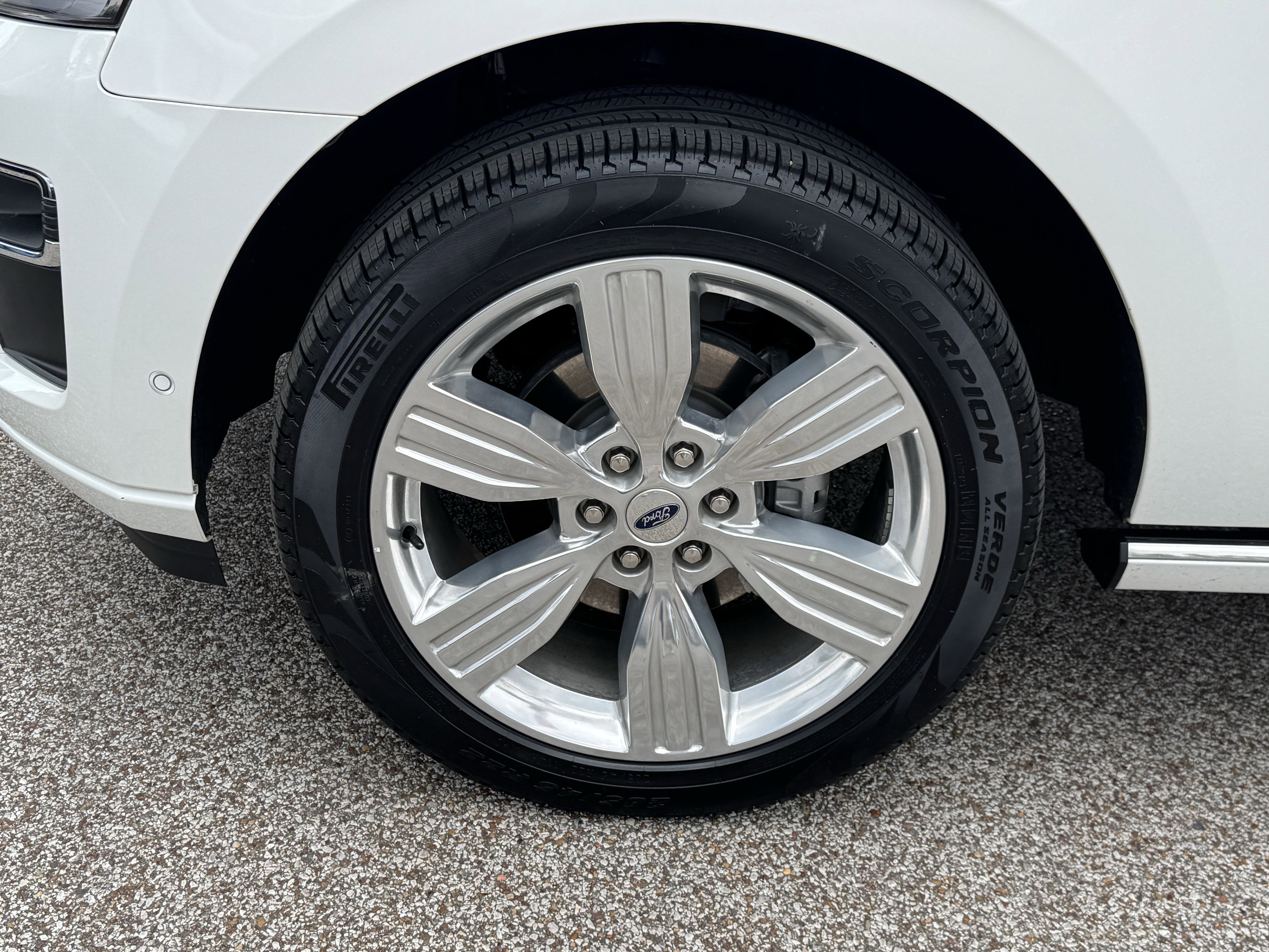 Certified 2024 Ford Expedition Platinum image 9