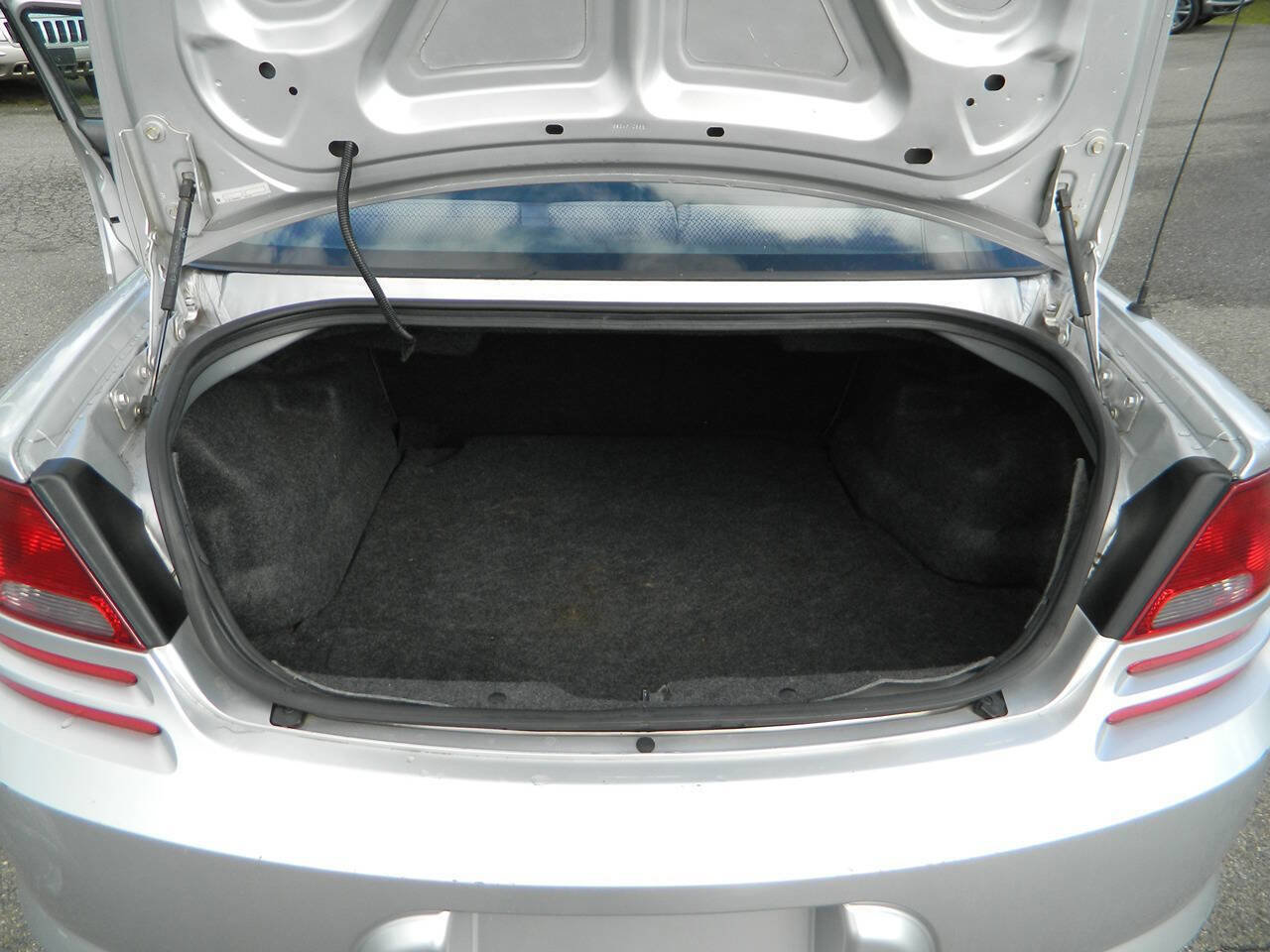 Used 2004 Dodge Stratus SE image 10