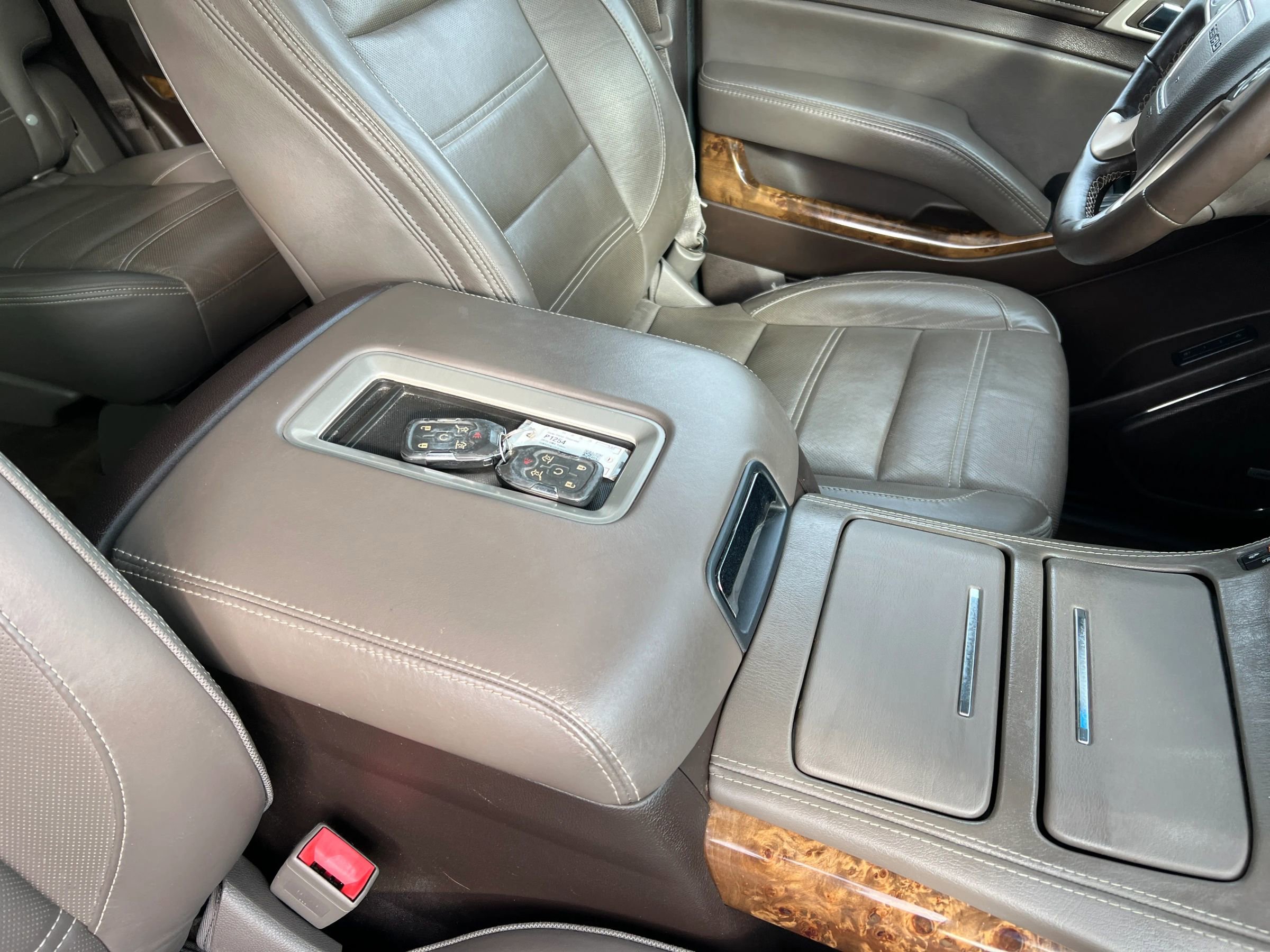 Used 2015 GMC Yukon Denali image 37