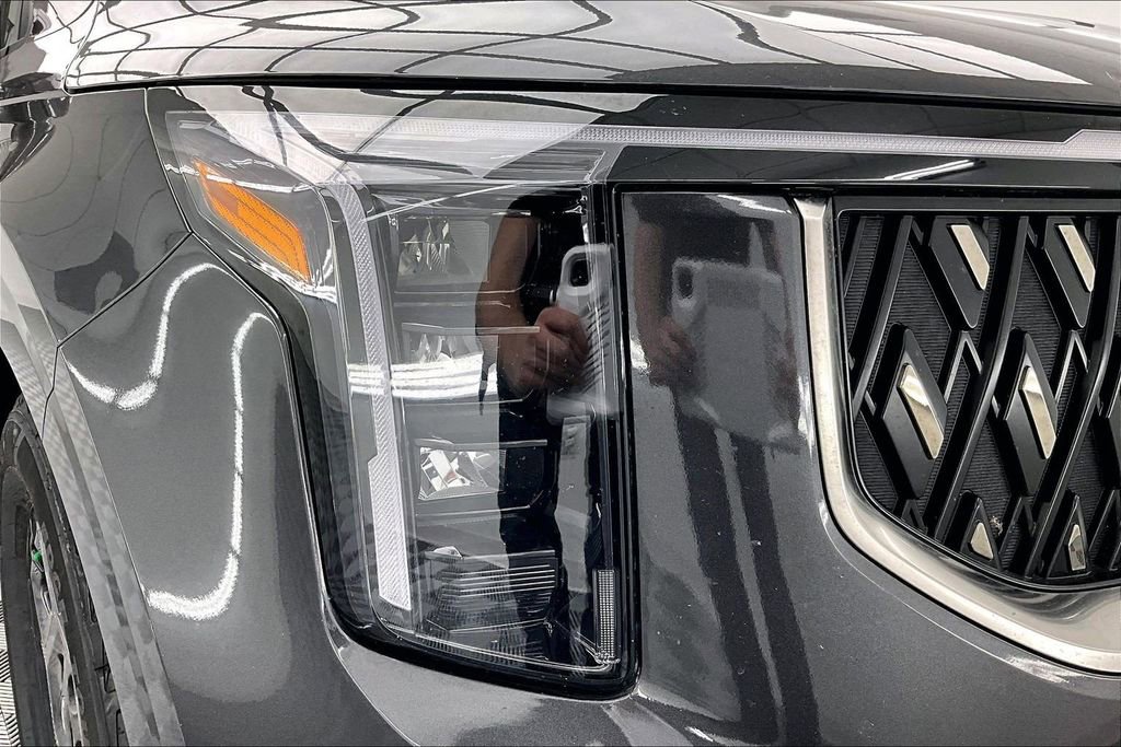 Used 2025 Kia Carnival image 30