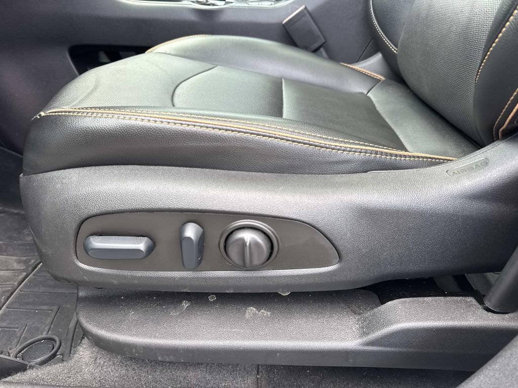 Used 2024 GMC Terrain AT4 w/ Infotainment Package II image 25