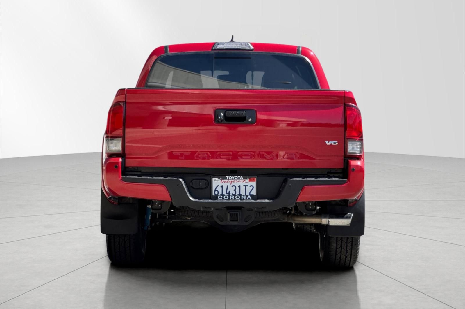 Used 2019 Toyota Tacoma TRD Sport w/ TRD Premium Sport Package image 5