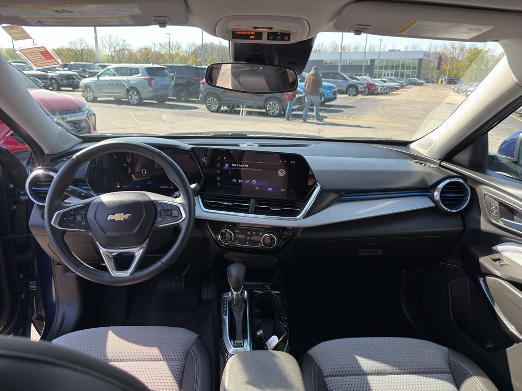 Certified 2024 Chevrolet Trax LT w/ Driver Confidence Package FWD image 28