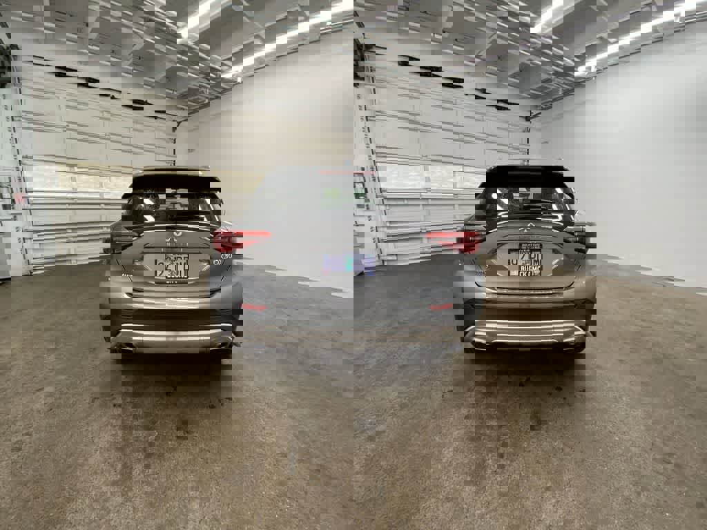 Used 2017 INFINITI QX30 Premium w/ Navigation Package image 5