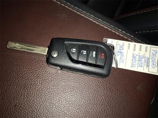 Used 2023 Toyota Corolla LE image 29