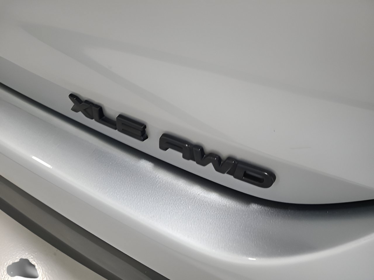 Used 2021 Toyota Highlander XLE AWD/4WD image 8