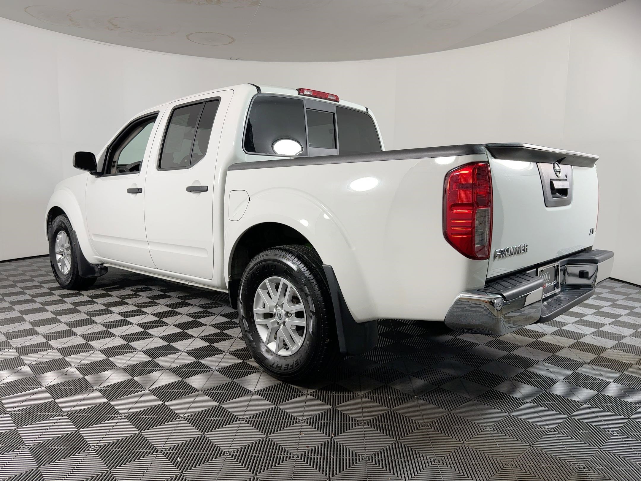 Used 2021 Nissan Frontier SV image 3