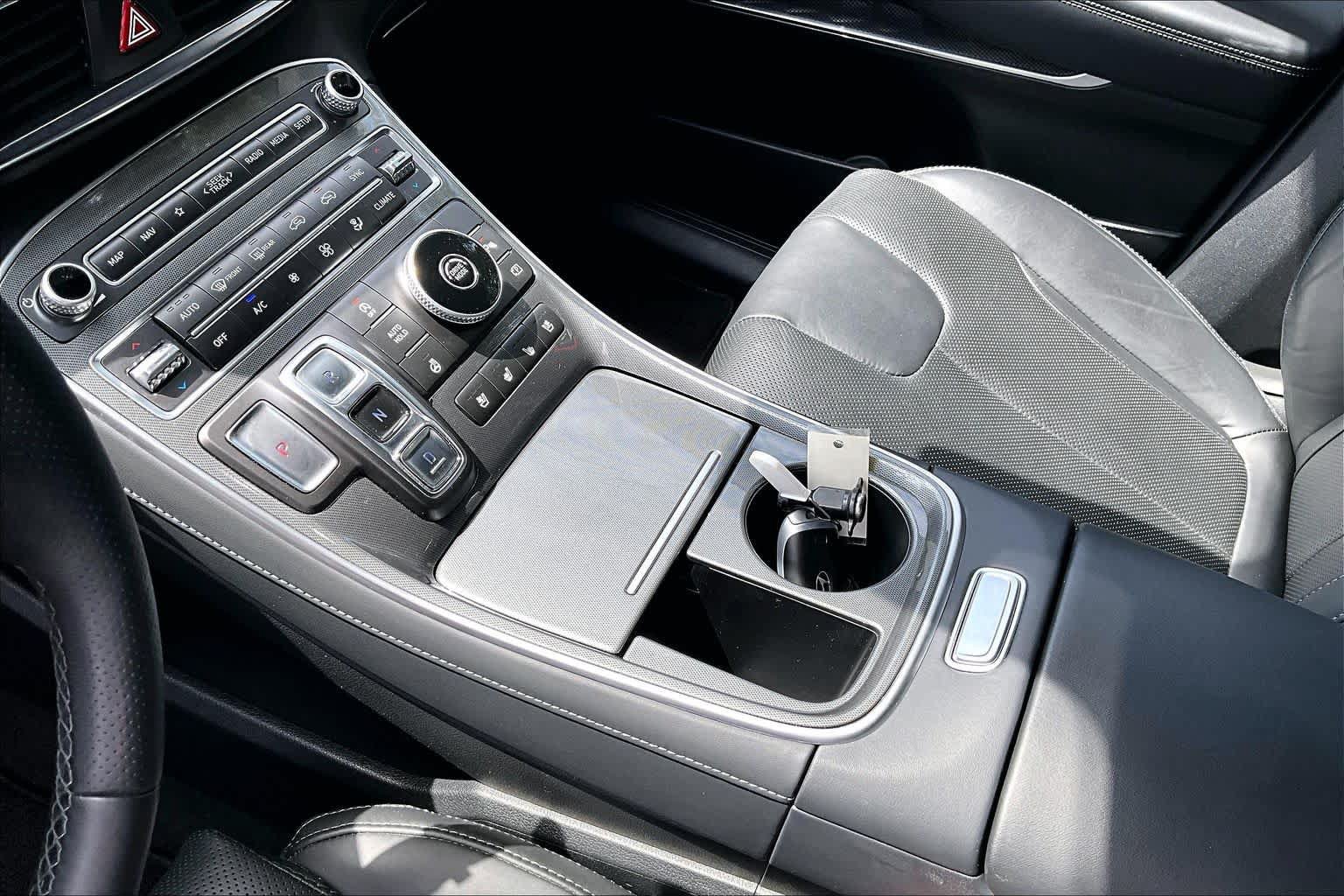 Used 2023 Hyundai Santa Fe Calligraphy FWD image 17