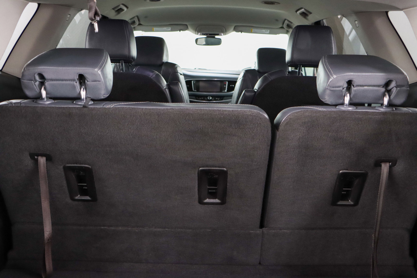 Used 2019 Buick Enclave Essence image 30