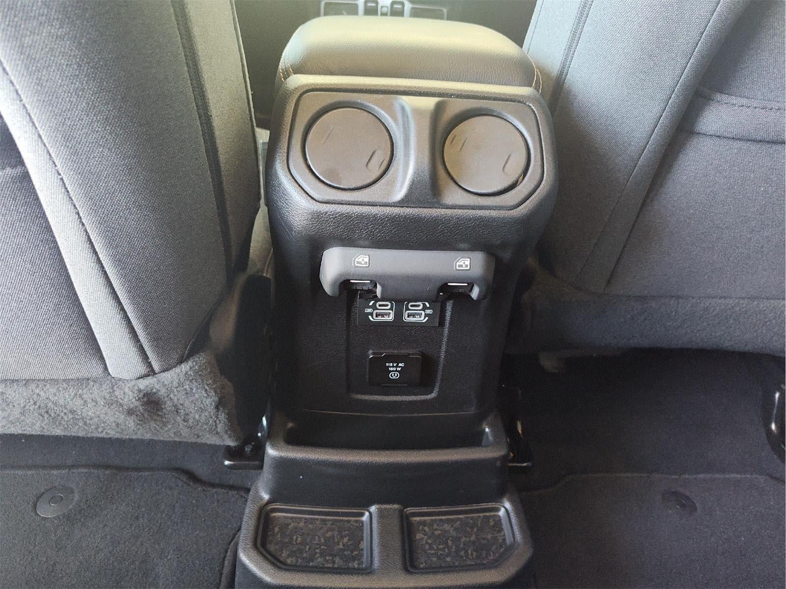 Used 2025 Jeep Wrangler Unlimited Sahara AWD/4WD image 13