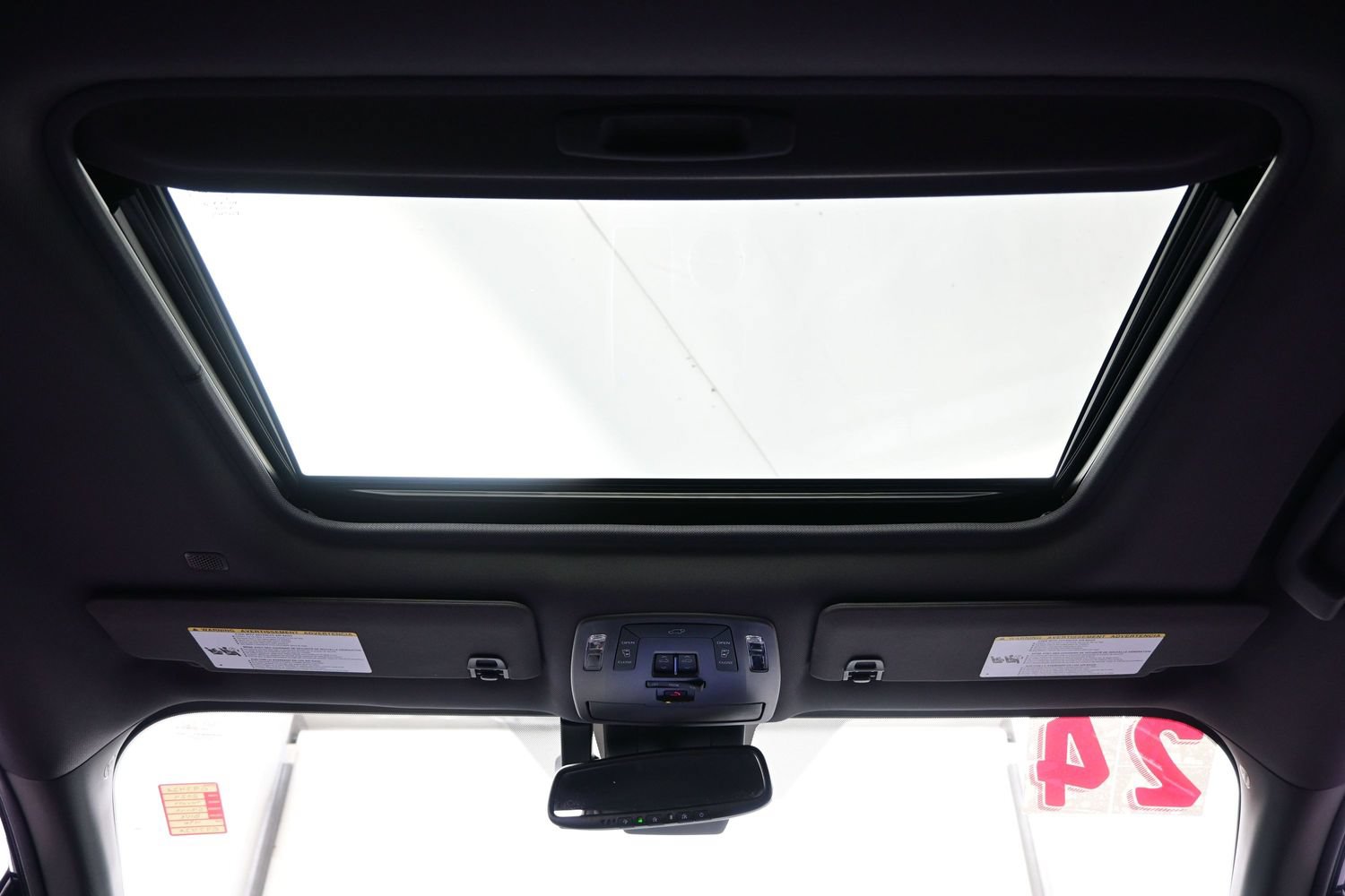 Used 2024 Toyota Sienna XSE AWD/4WD image 18