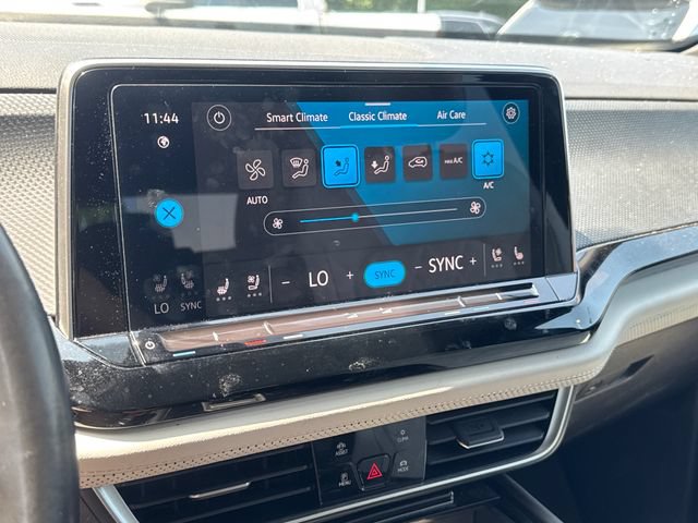 Used 2024 Volkswagen Atlas Cross Sport SEL Premium R-Line AWD/4WD image 23