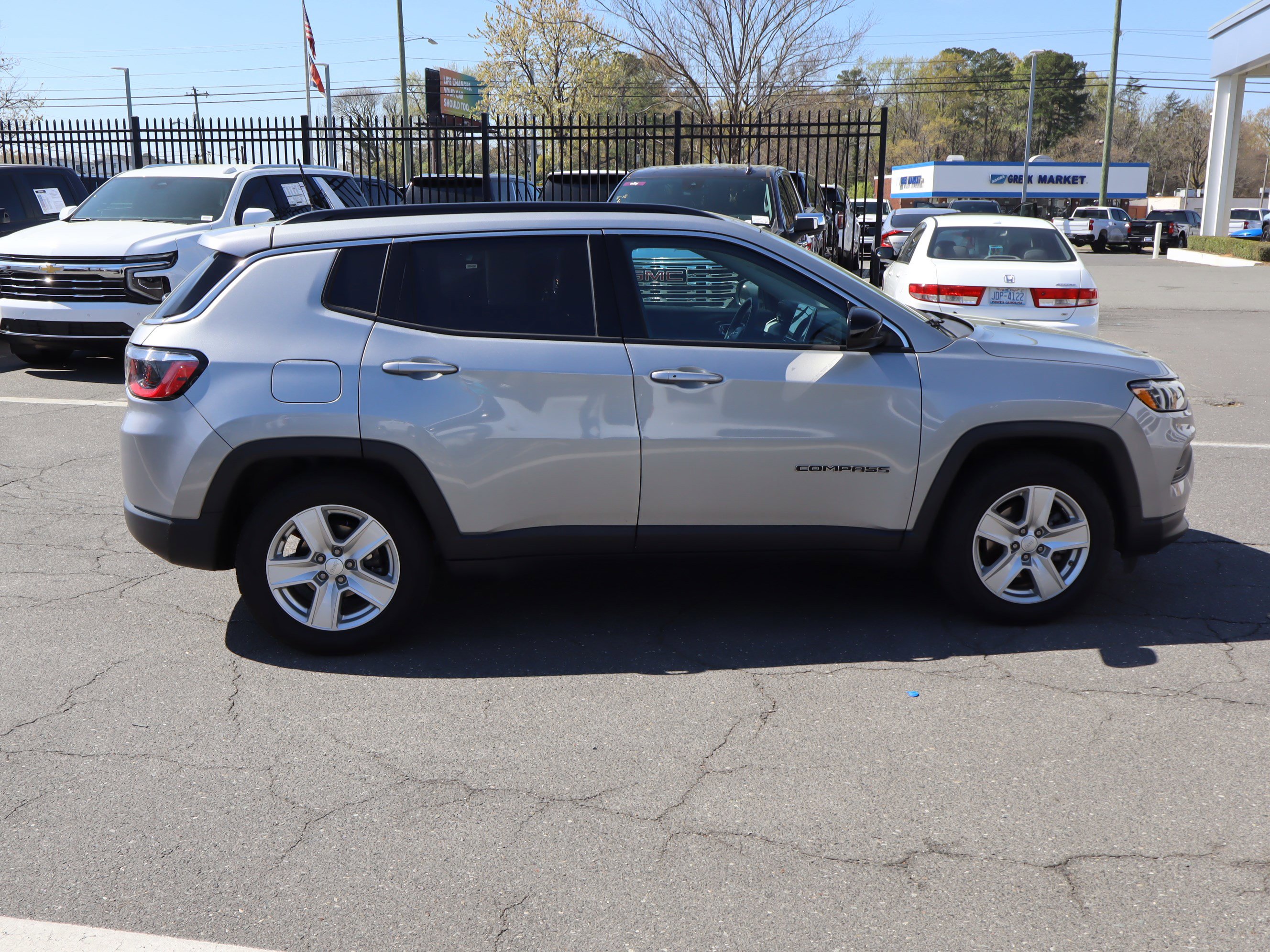 Used 2022 Jeep Compass Latitude image 22