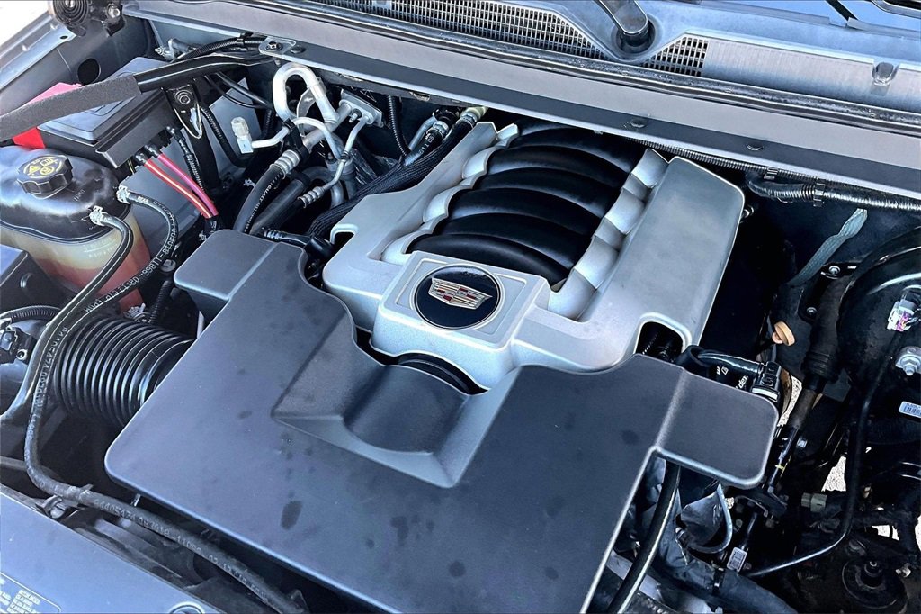 Used 2019 Cadillac Escalade Premium Luxury image 33