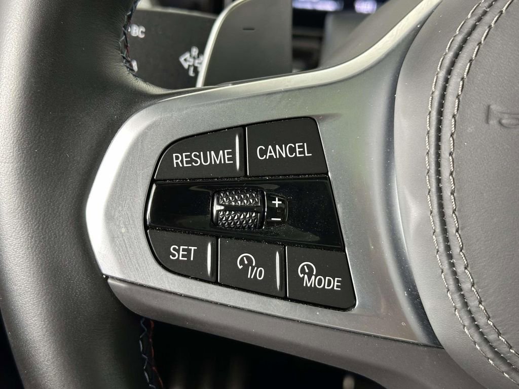 Used 2025 BMW X6 M60i w/ Parking Assistance Package image 21