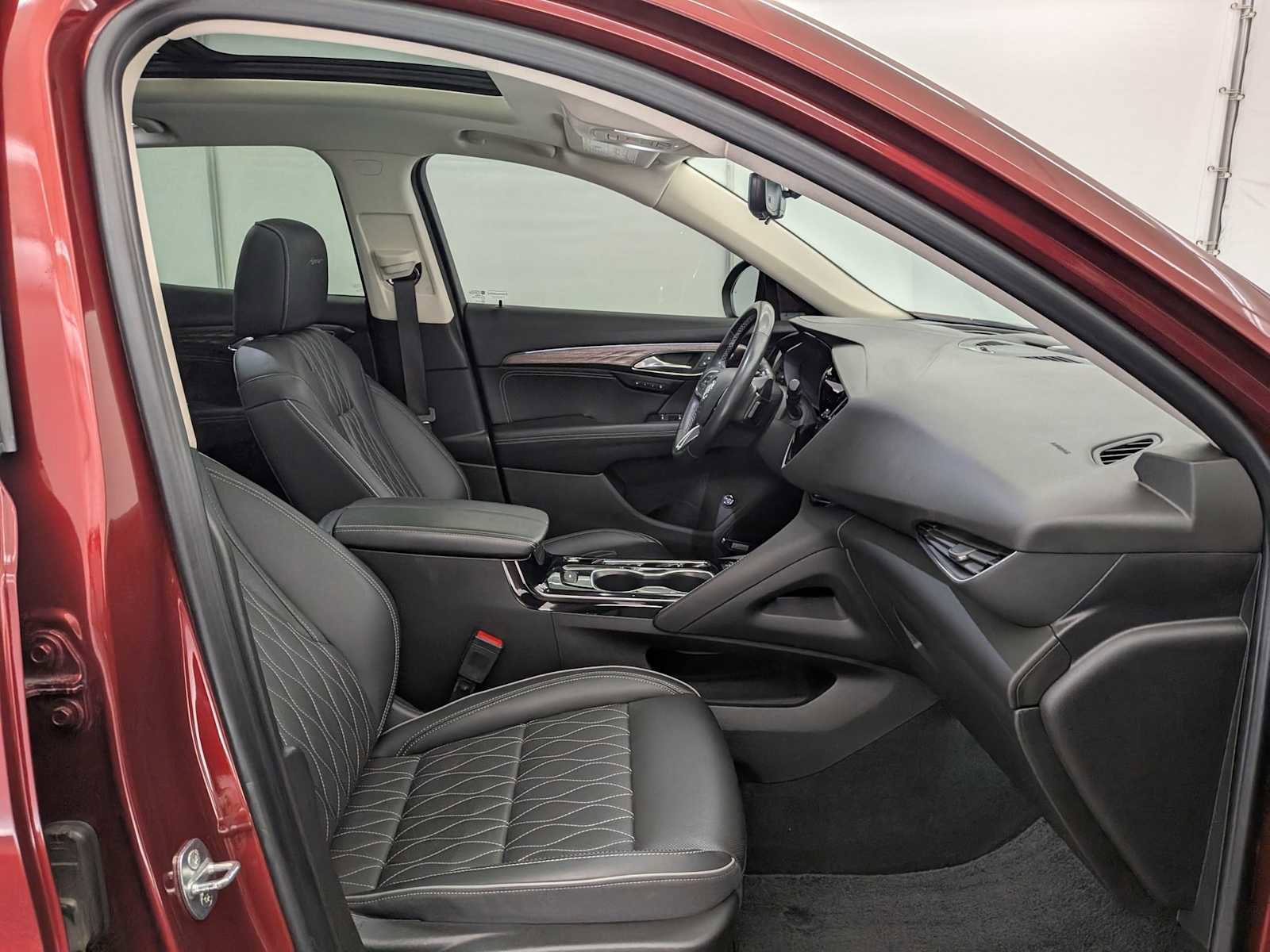 Used 2022 Buick Envision Avenir w/ Technology Package II image 23