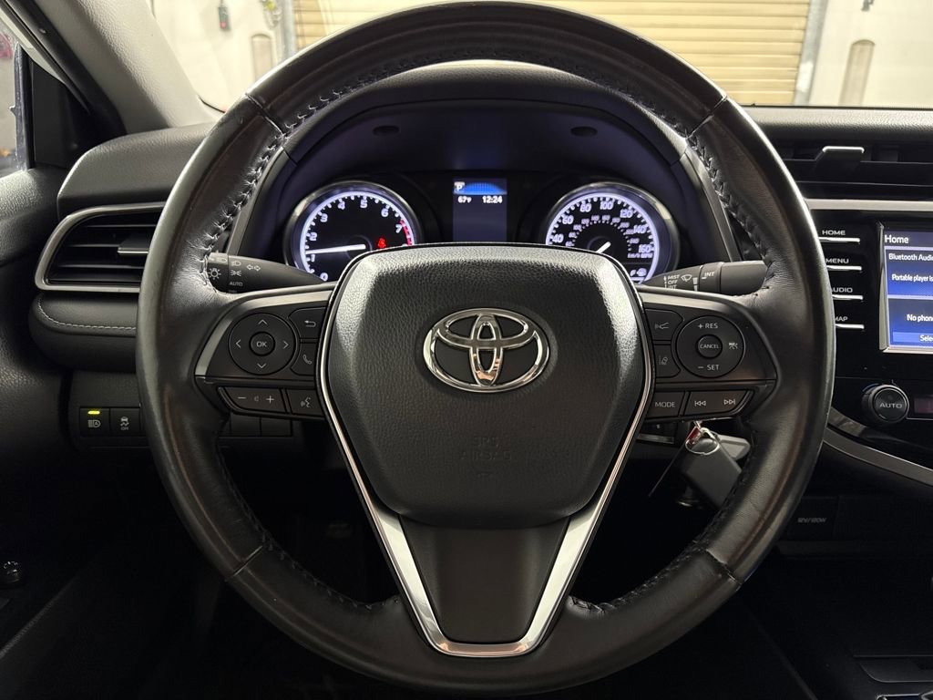 Used 2020 Toyota Camry SE w/ Carpet Mat Package image 14