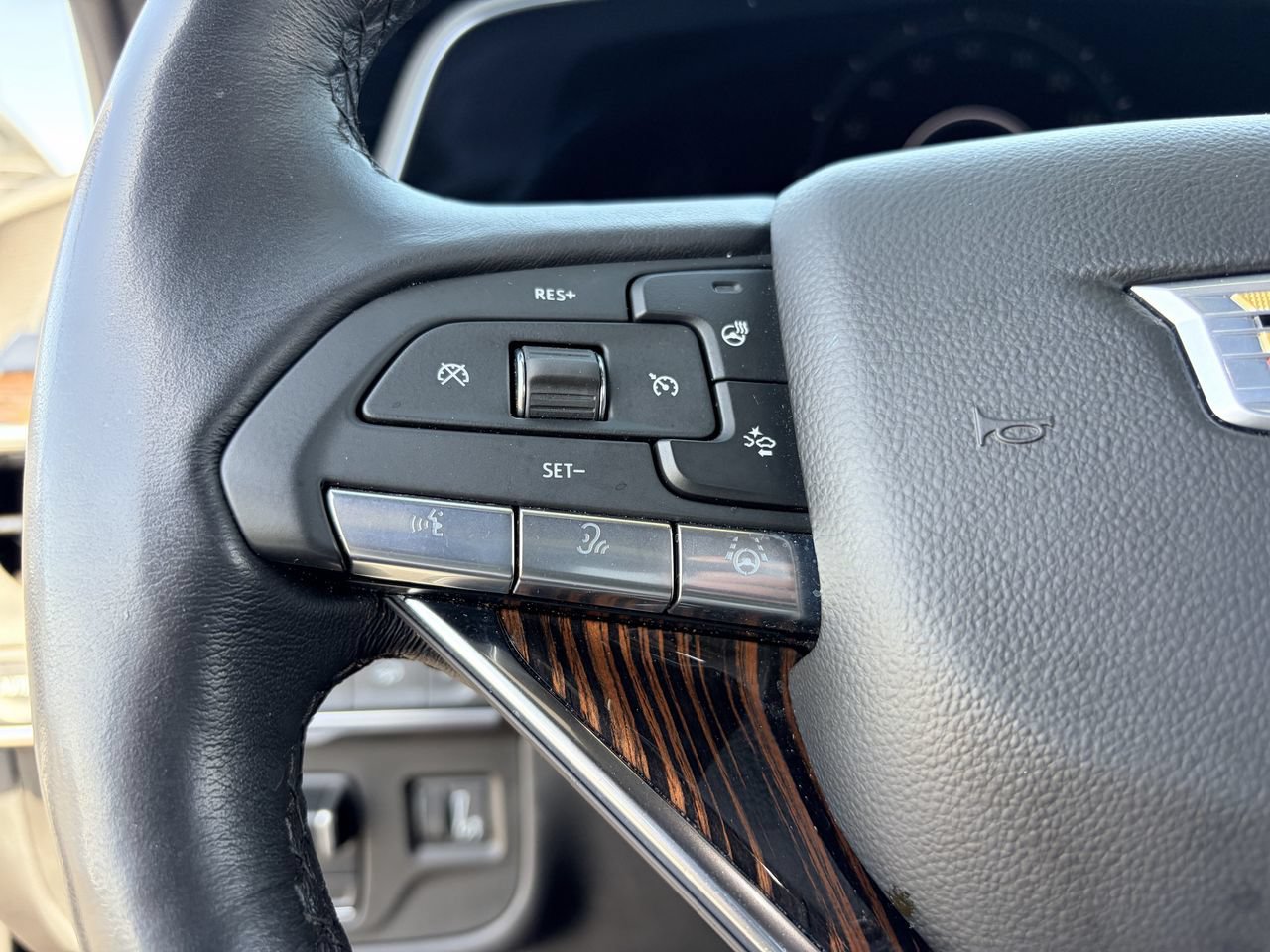 Certified 2024 Cadillac Escalade ESV Premium Luxury w/ Performance Package AWD/4WD image 22