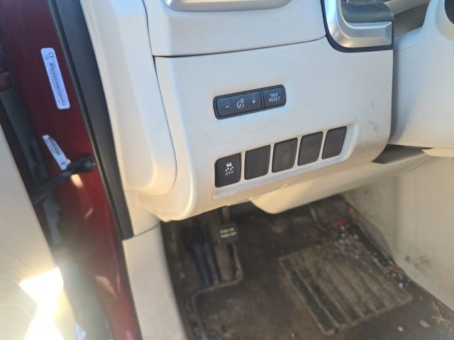 Used 2015 Nissan Murano S image 14