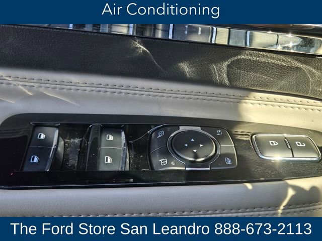 Used 2025 Lincoln Corsair FWD w/ Equipment Group 101A image 21